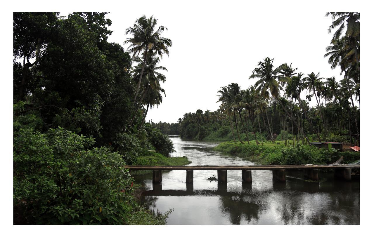 Neelambari Resorts Urakam Exterior photo