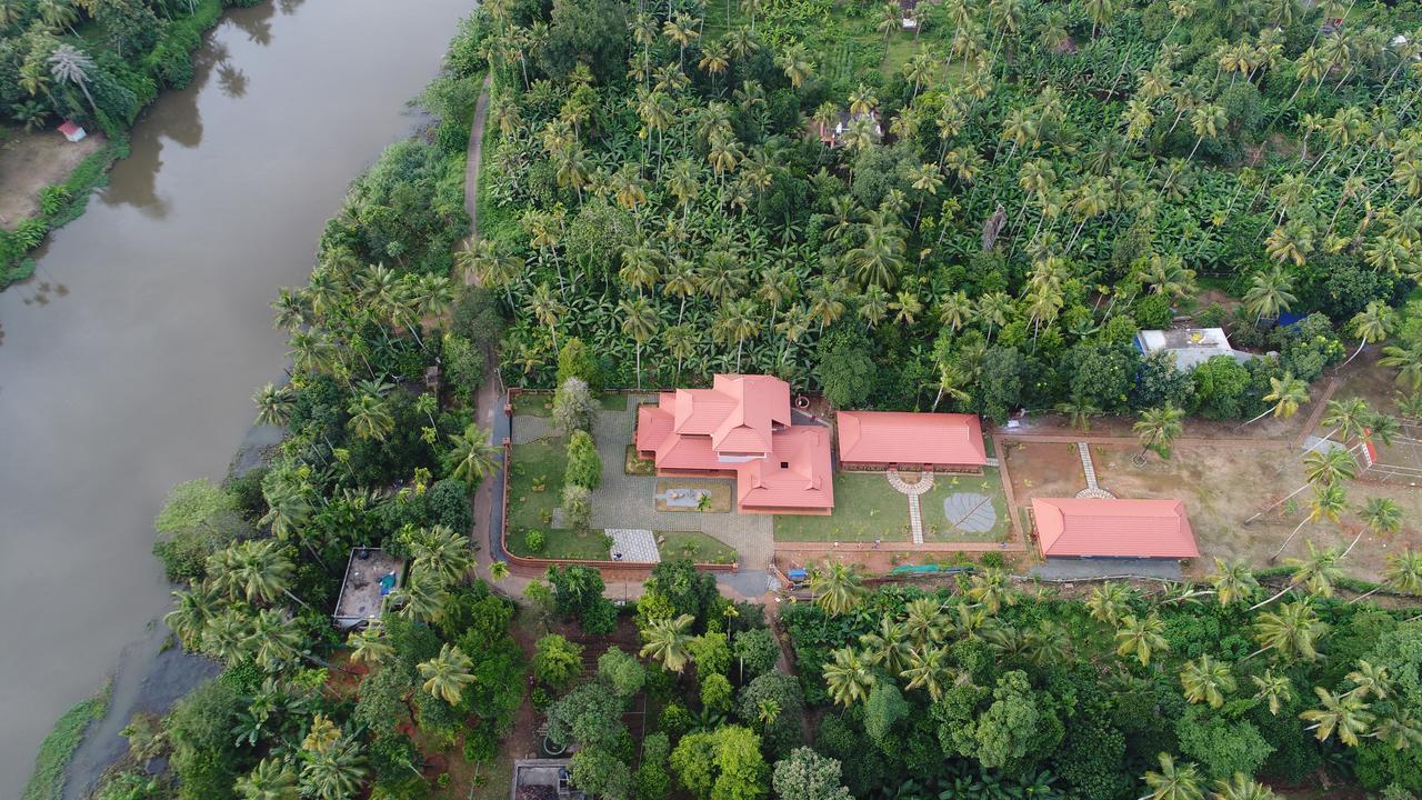 Neelambari Resorts Urakam Exterior photo