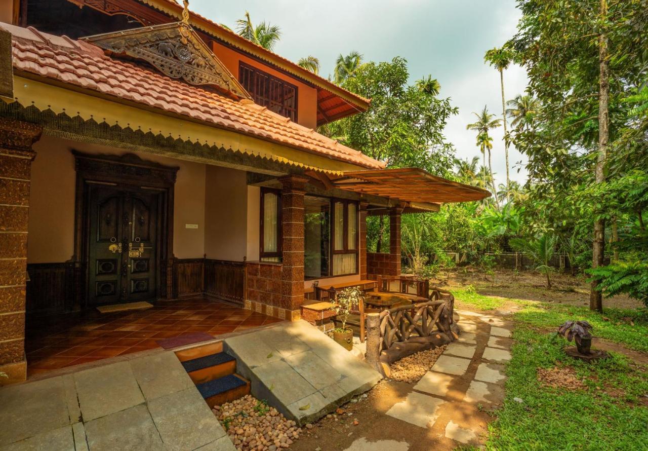 Neelambari Resorts Urakam Exterior photo